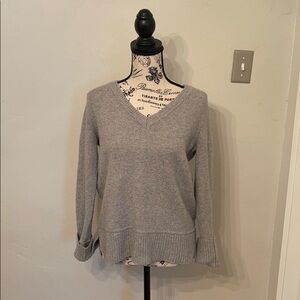 EUC Cynthia Rowley v neck gray sweater​​​​​​​​​​​​​